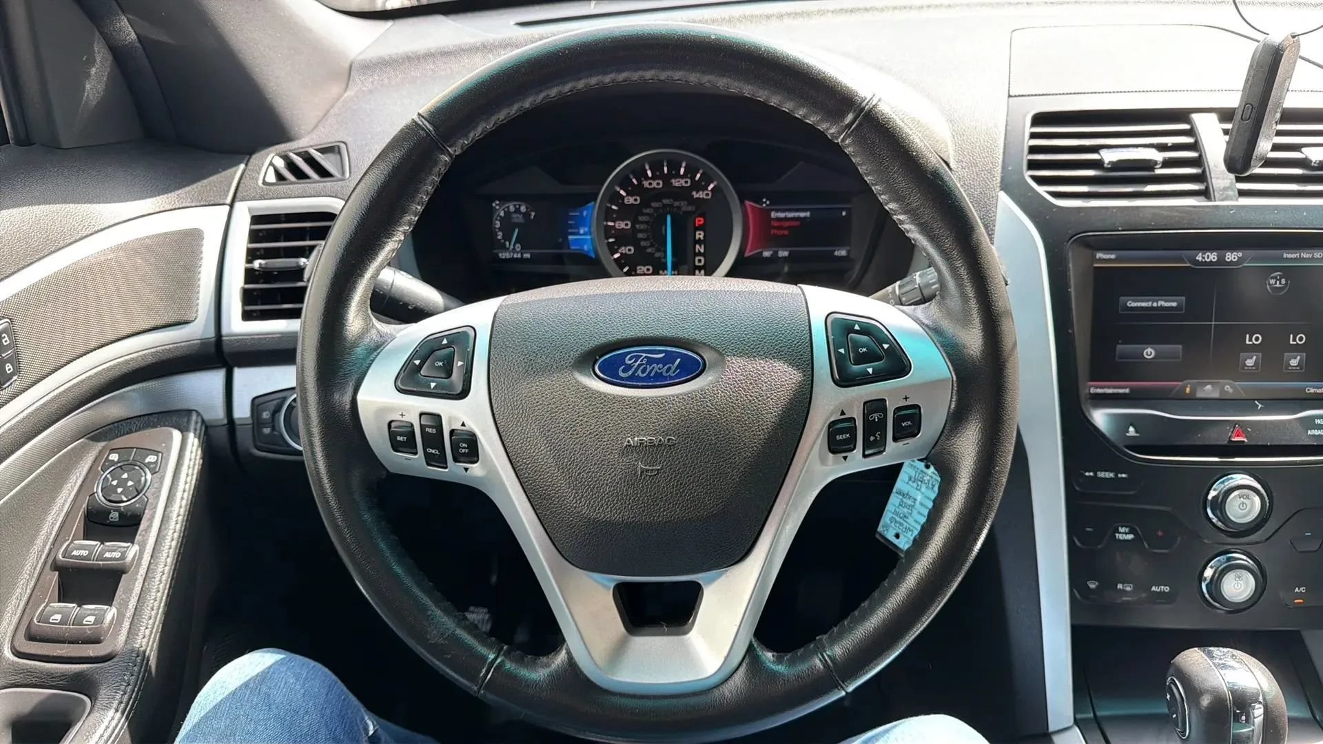 Used 2014 Ford Explorer XLT w/ Equipment Group 202A AWD/4WD image 10