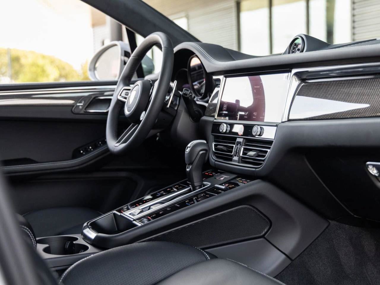 New 2026 Porsche Macan GTS image 98