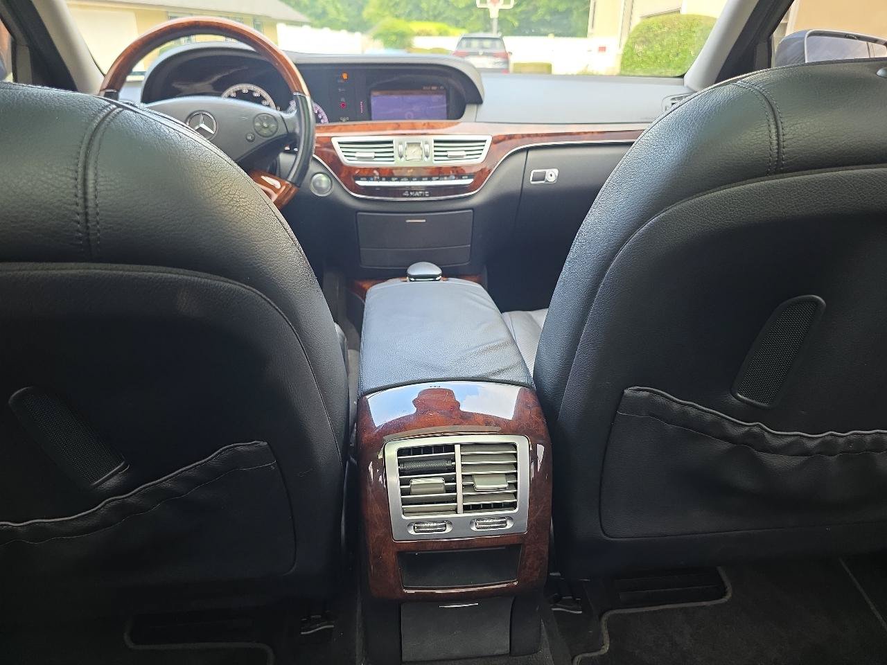 Used 2011 Mercedes-Benz S 550 4MATIC w/ Premium 2 Pkg image 26