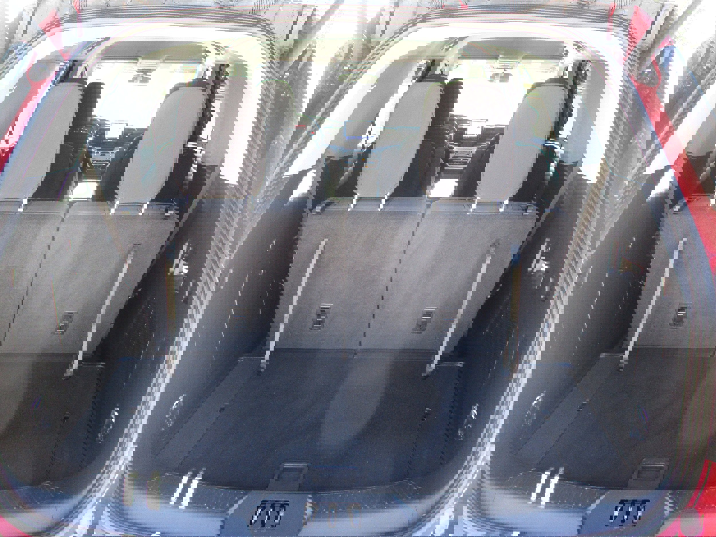 Used 2023 Ford Explorer XLT image 40