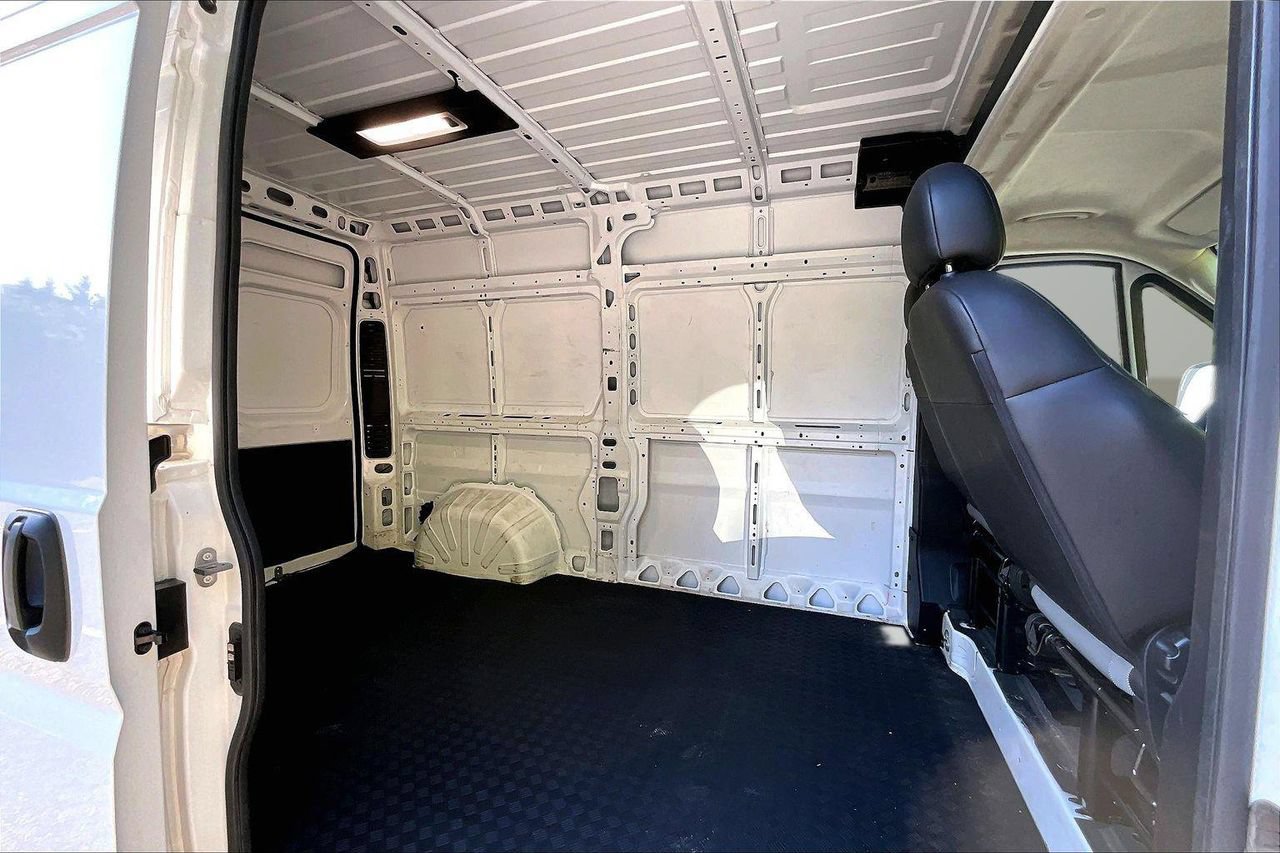 Used 2024 RAM ProMaster 2500 w/ Convenience Group FWD image 21