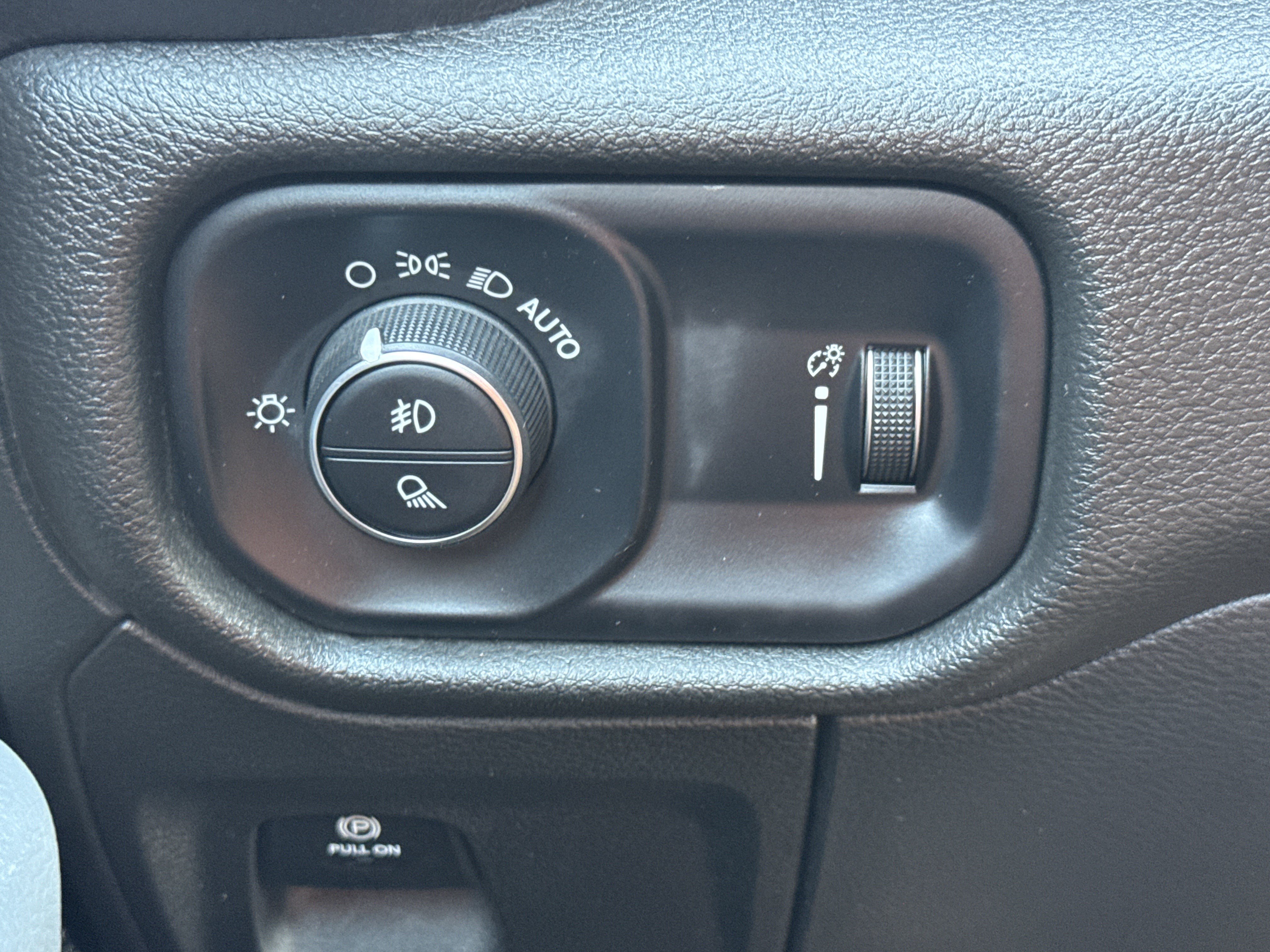 Used 2022 RAM 1500 Big Horn AWD/4WD image 13