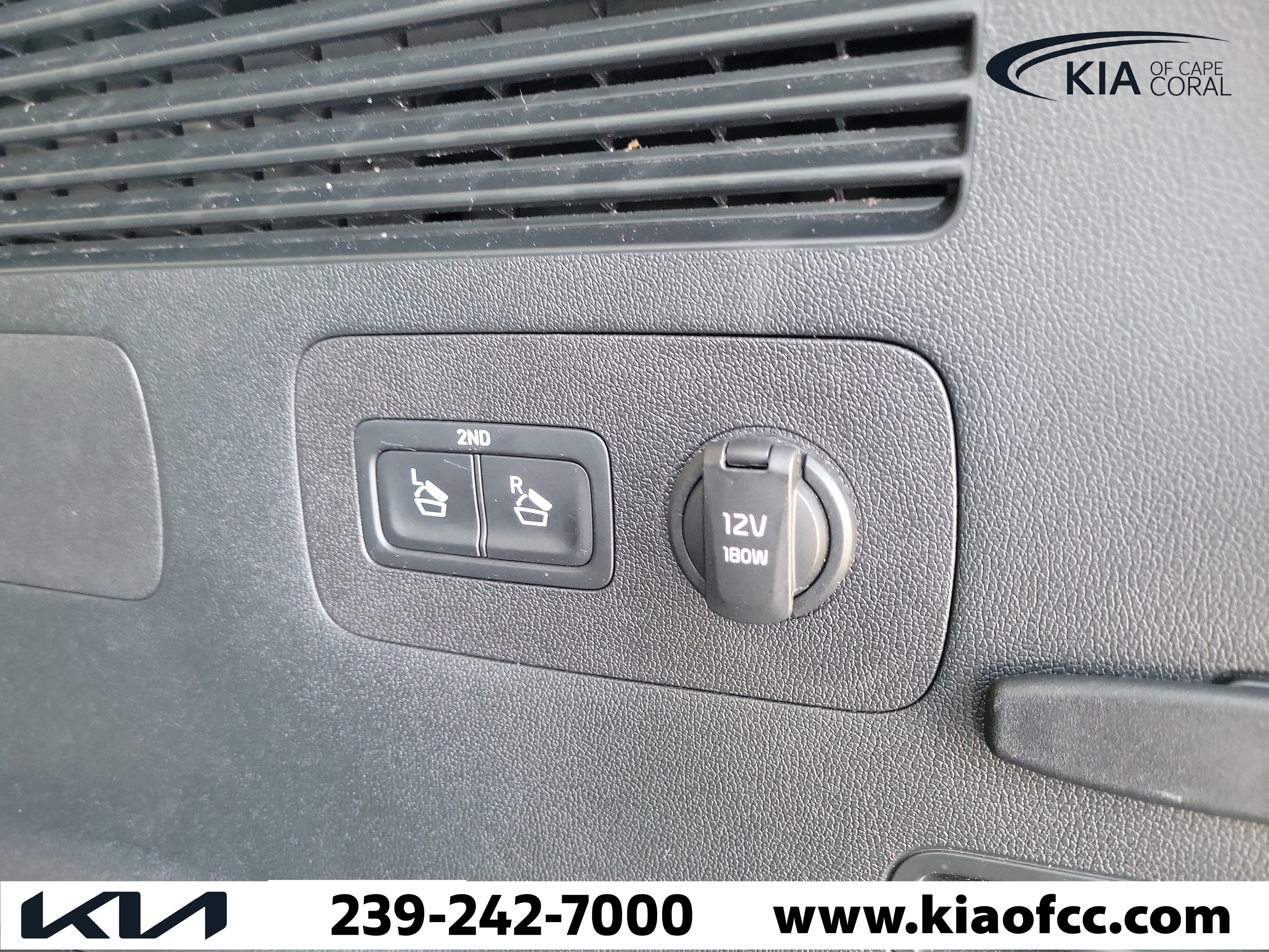 Certified 2022 Kia Sorento S w/ Panoramic Sunroof Package image 13