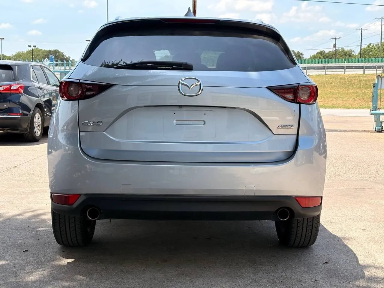 Used 2018 MAZDA CX-5 Touring w/ Preferred Equipment Package FWD image 4