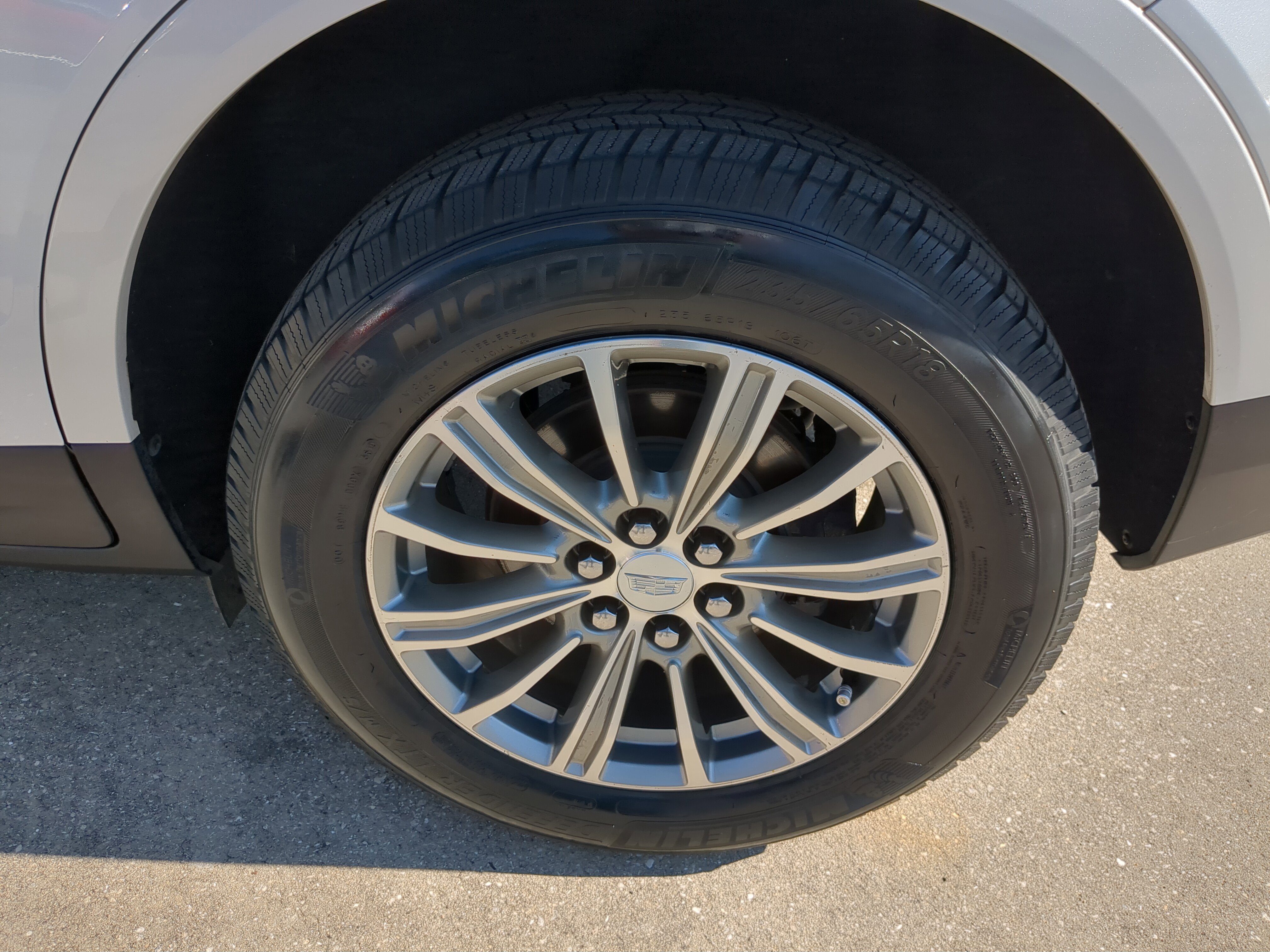 Used 2017 Cadillac XT5 Luxury w/ Driver Awareness Package image 33