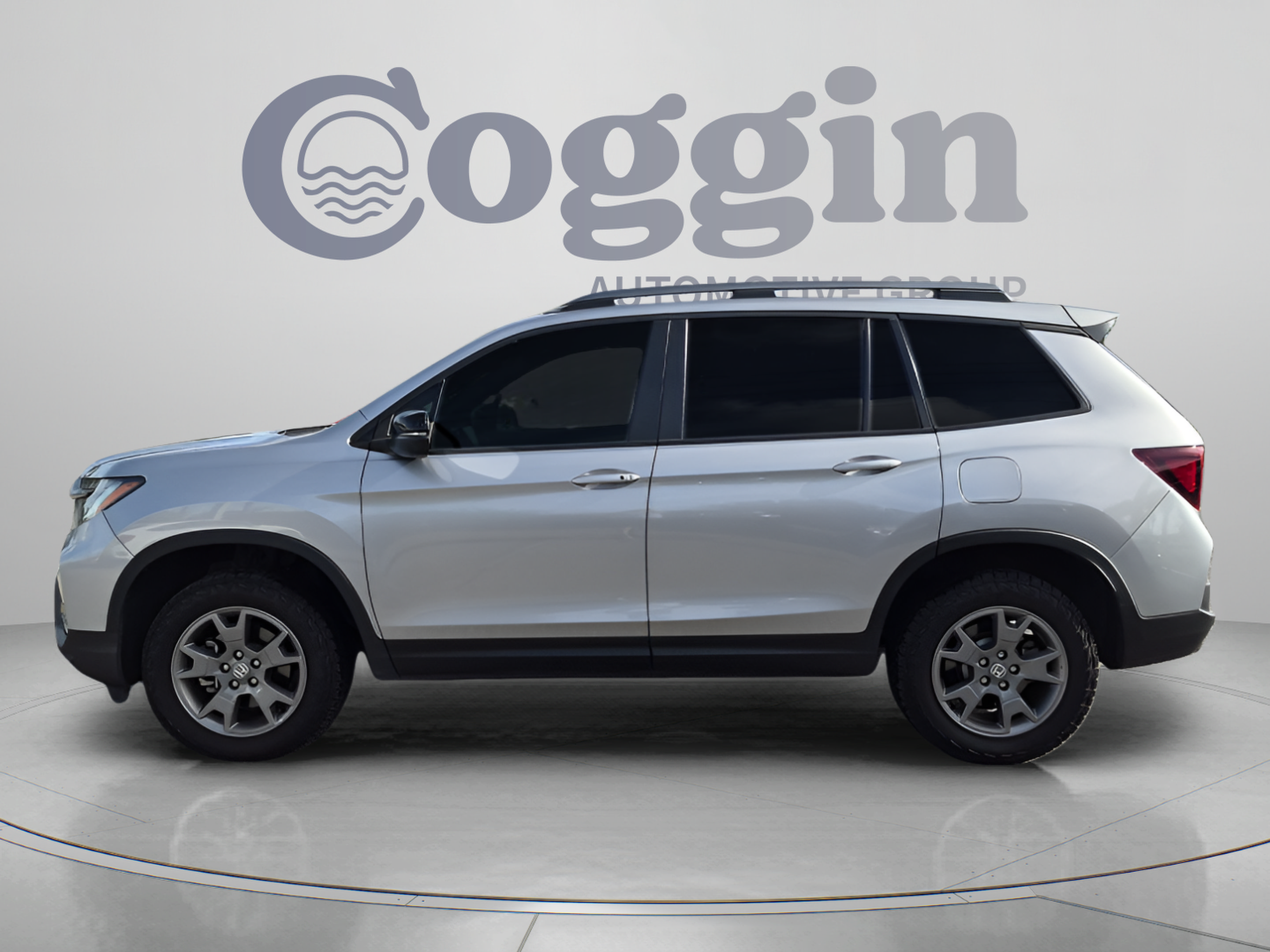 Used 2025 Honda Passport TrailSport image 3