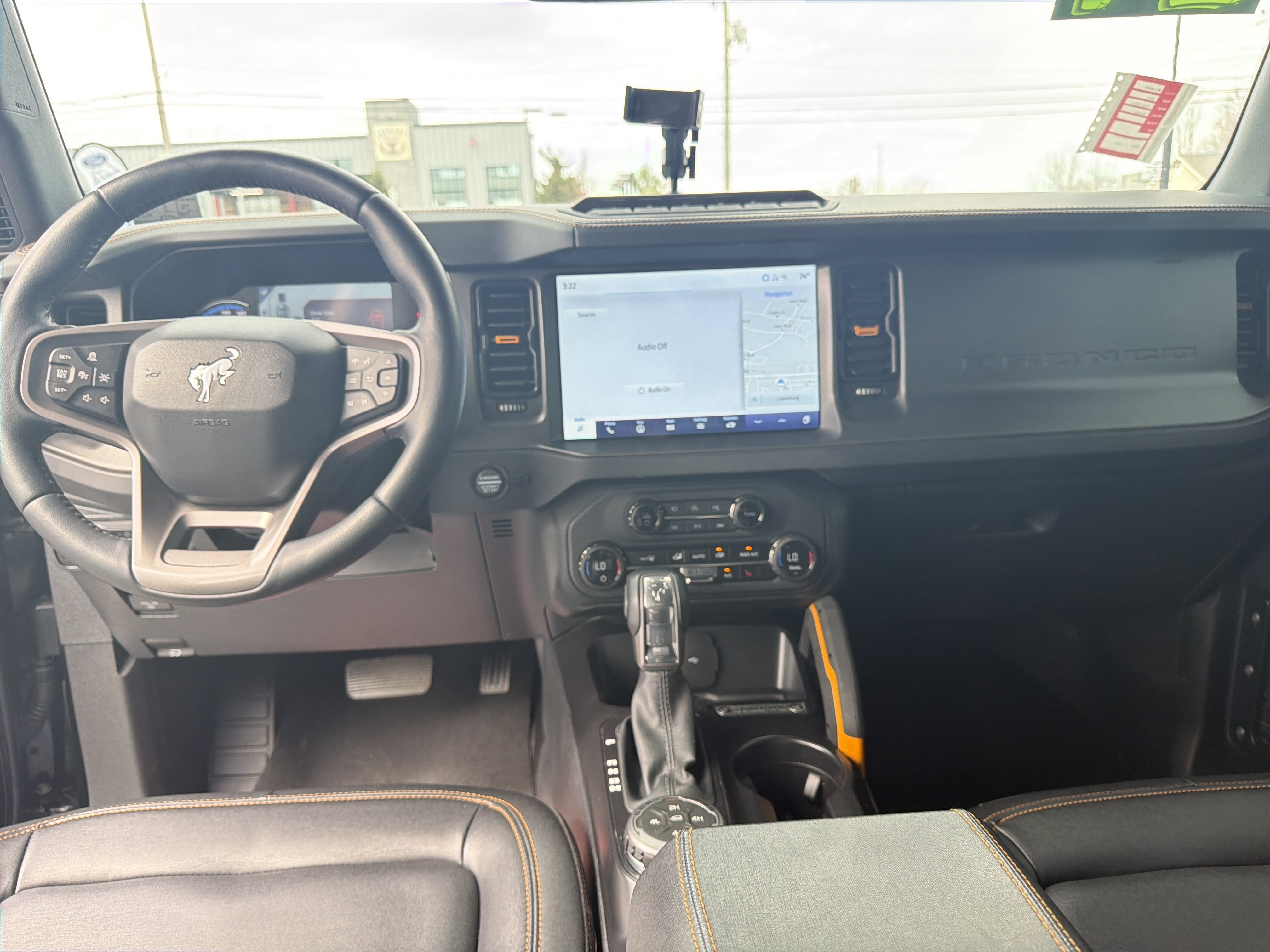 Used 2024 Ford Bronco Badlands image 14