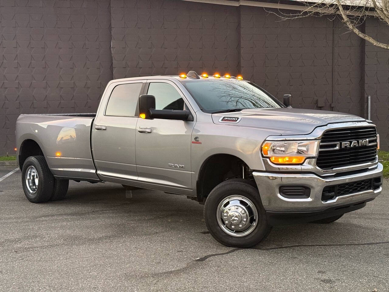 Used 2021 RAM 3500 Big Horn AWD/4WD image 3