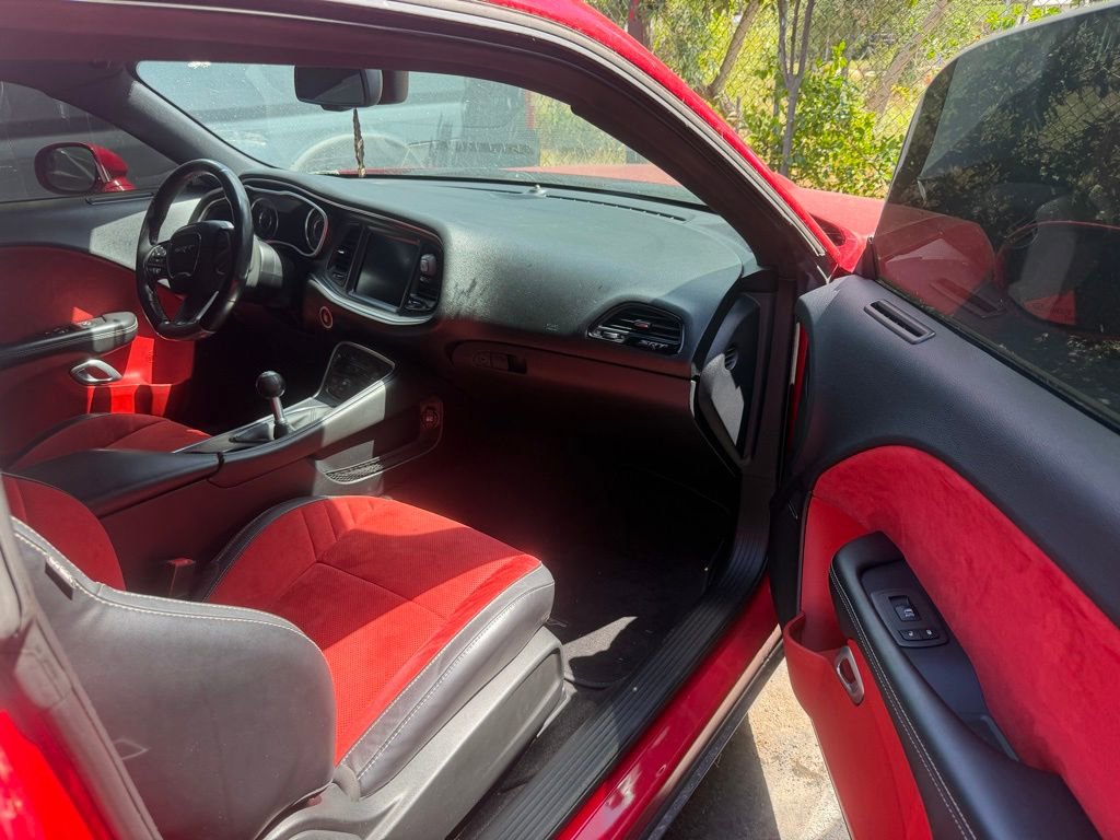 Used 2015 Dodge Challenger SRT w/ Technology Group image 14
