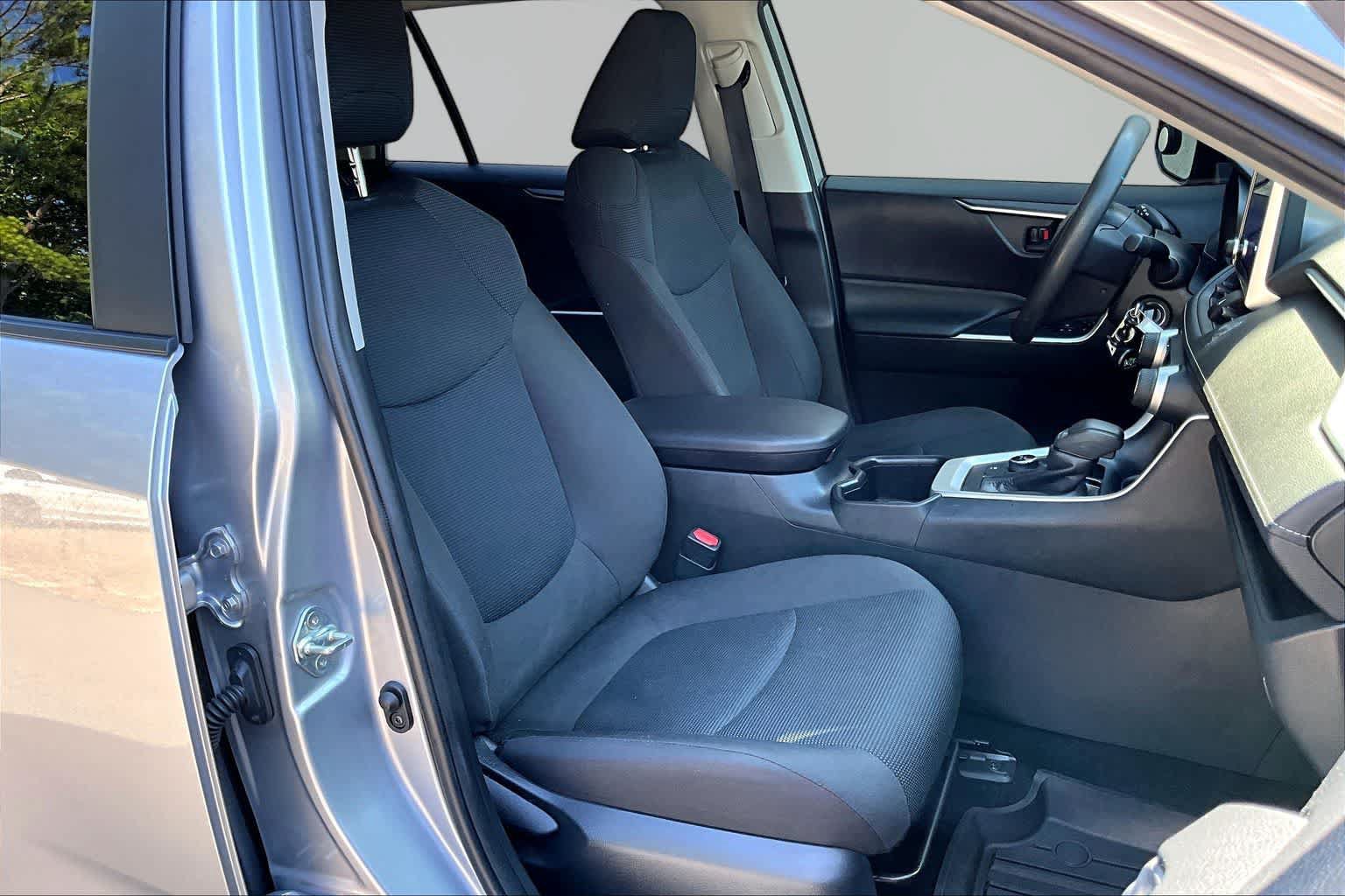Certified 2023 Toyota RAV4 LE AWD/4WD image 9