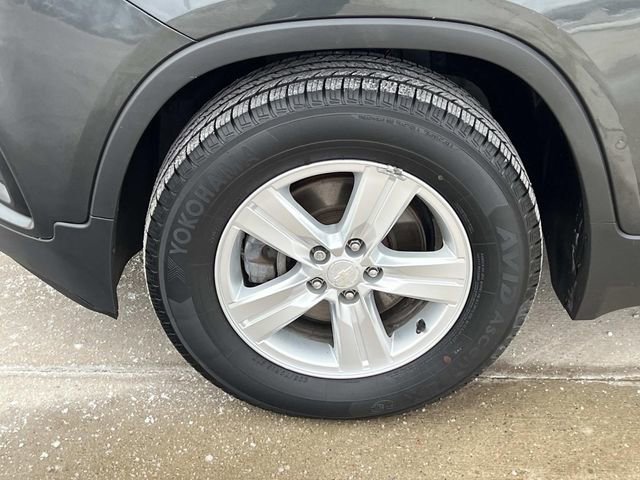 Used 2017 Chevrolet Trax LT w/ LT Convenience Package image 9