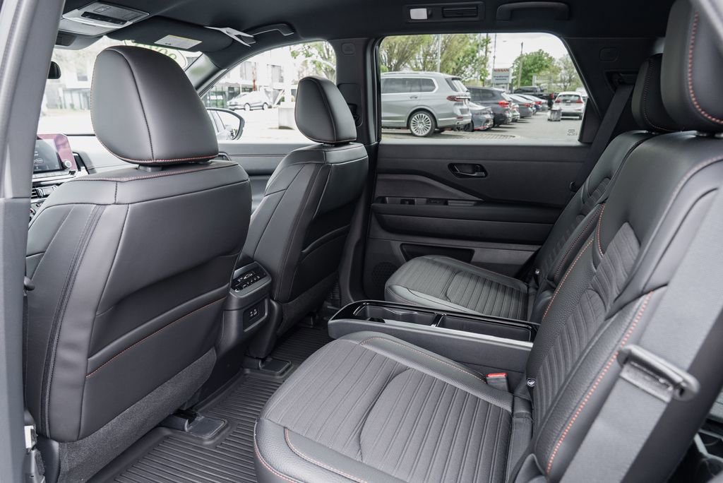 Used 2025 Nissan Pathfinder Rock Creek image 25