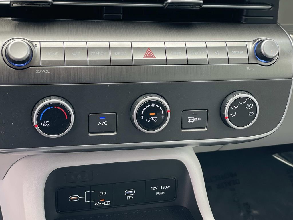 Used 2025 Hyundai Kona SE FWD image 13