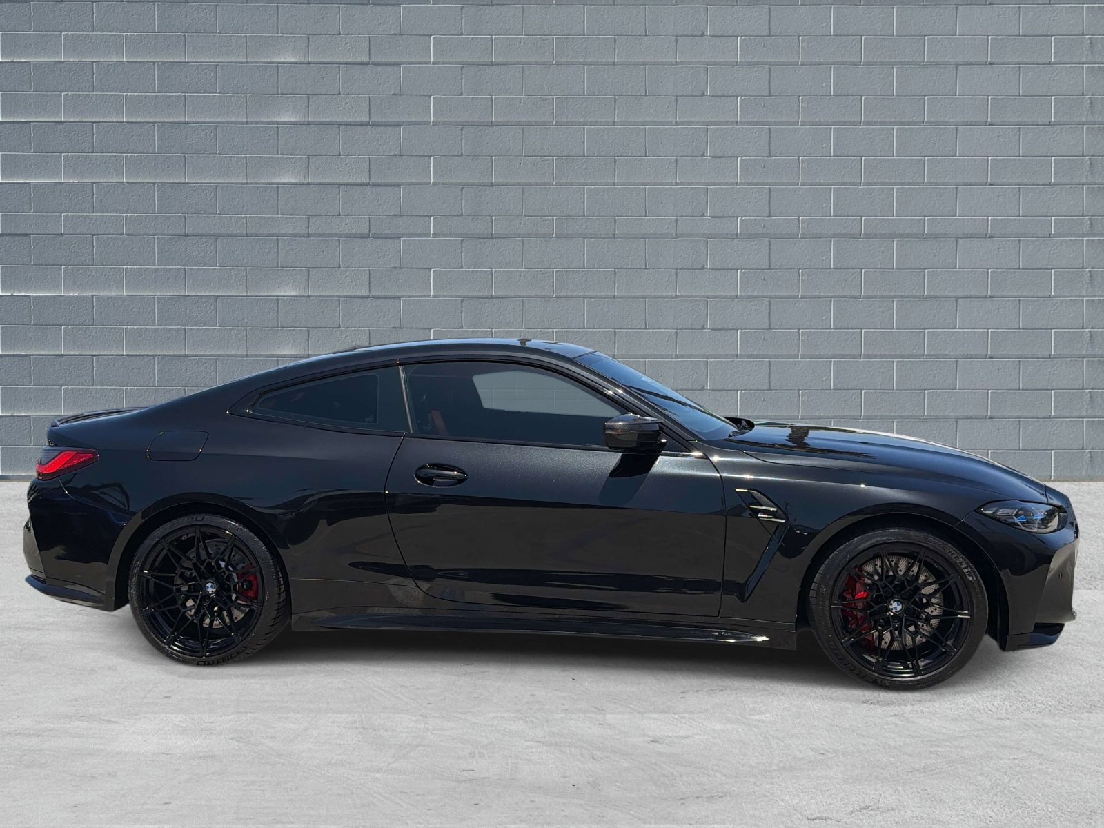 Used 2023 BMW M4 xDrive Competition w/ M Carbon Exterior Package AWD/4WD image 3