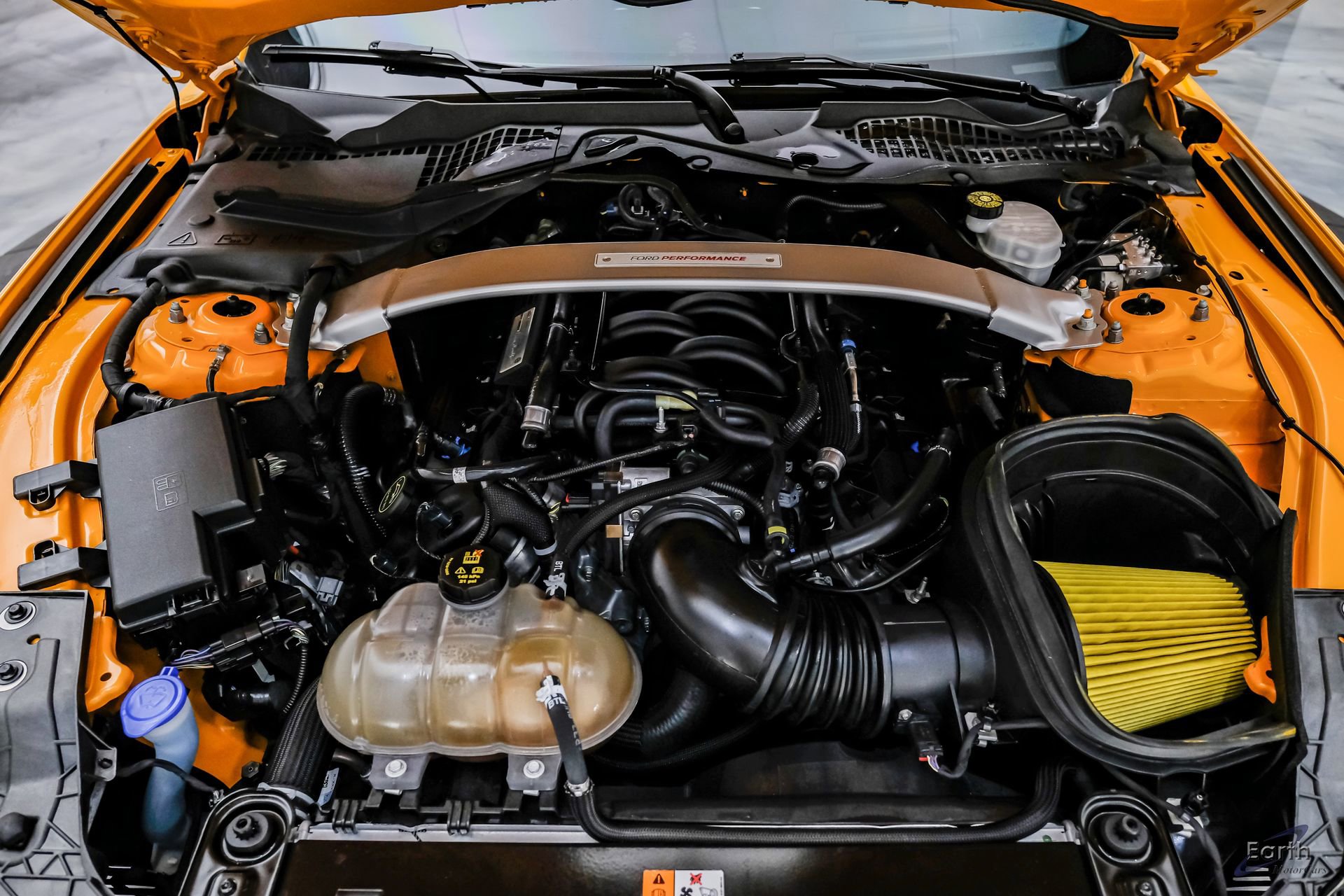 Used 2019 Ford Mustang Shelby GT350 w/ Technology Package RWD image 3