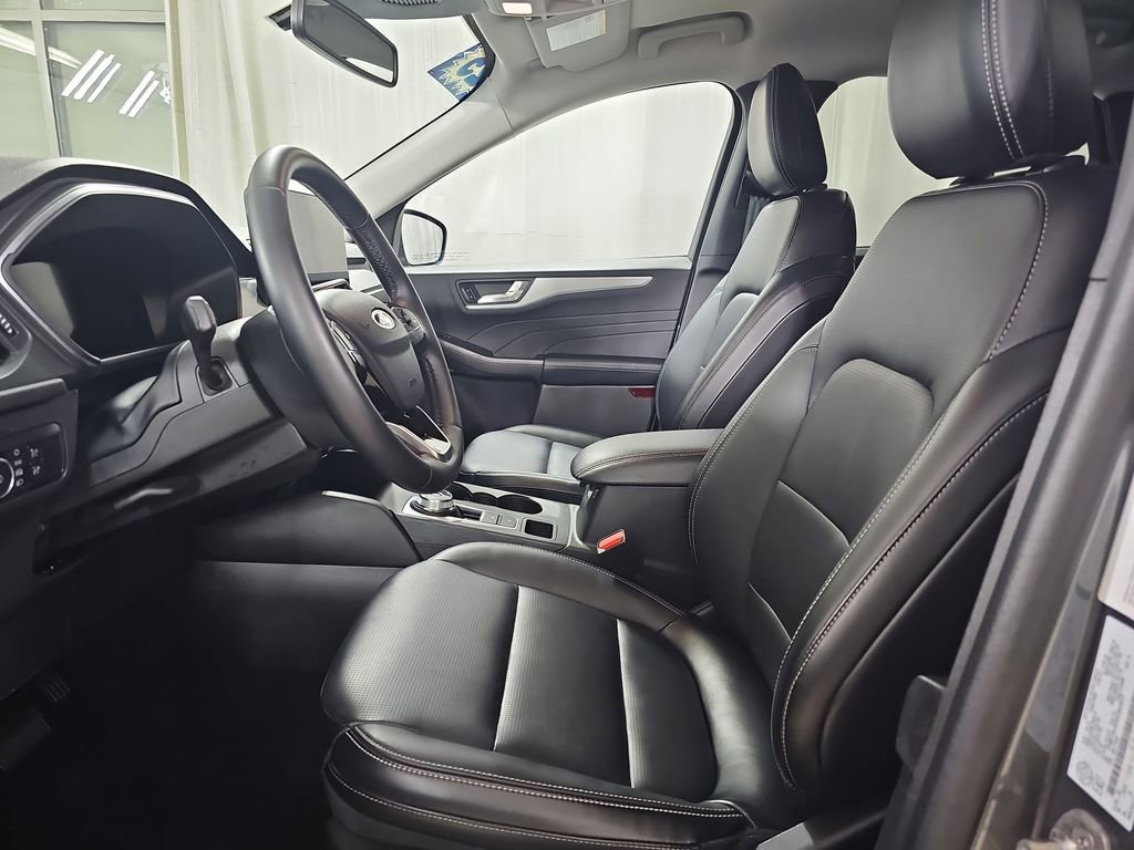Used 2025 Ford Escape Platinum AWD/4WD image 19