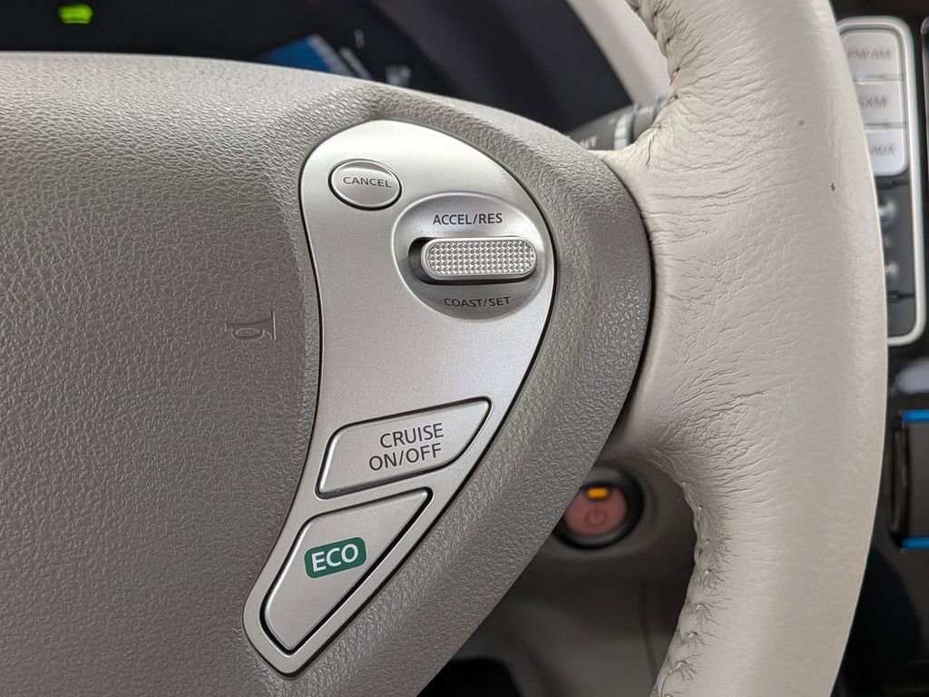 Used 2017 Nissan Leaf SV image 19