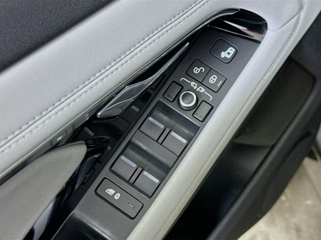 Used 2020 Land Rover Range Rover Evoque SE image 20