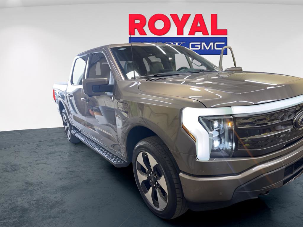 Used 2023 Ford F150 Lightning Platinum image 12