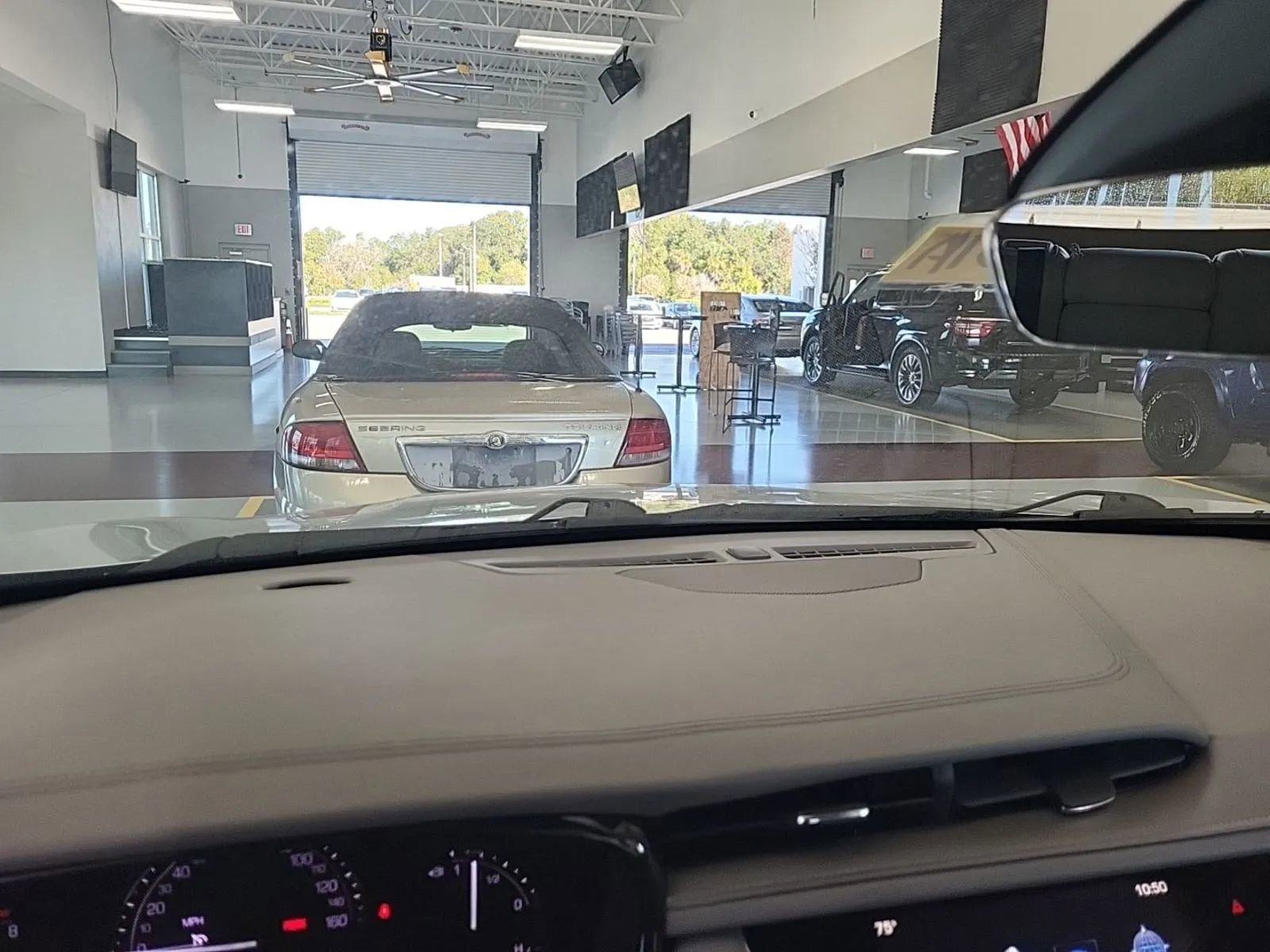 Used 2017 Cadillac XT5 Luxury w/ Driver Awareness Package AWD/4WD image 8