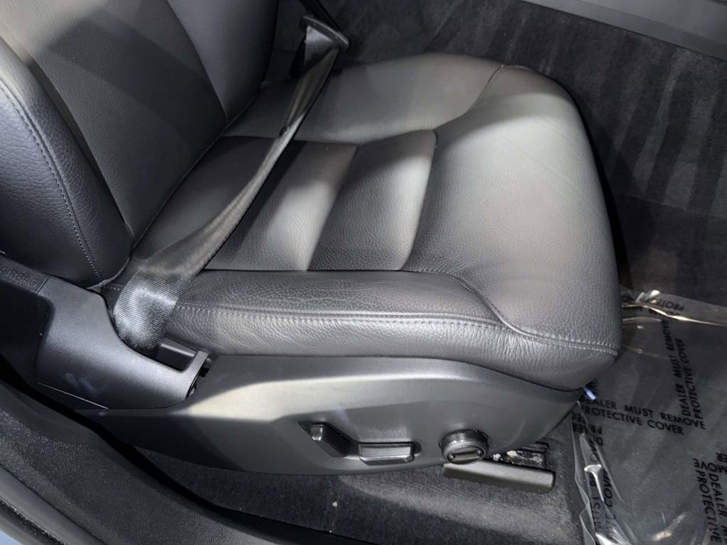 Used 2023 Volvo XC60 T8 Plus image 15