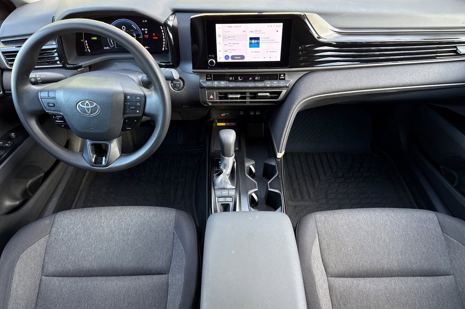 Used 2025 Toyota Camry LE image 16