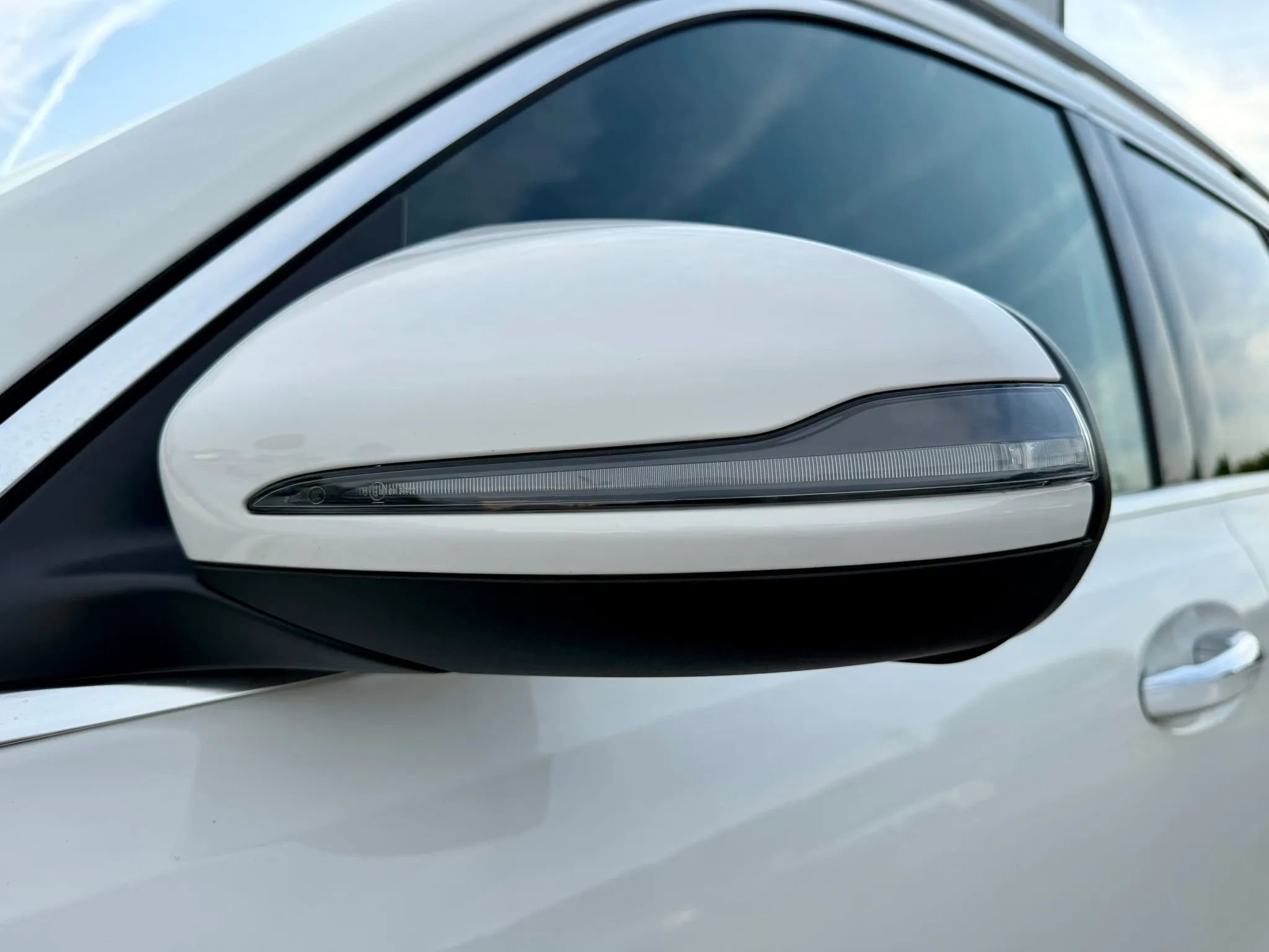 Used 2022 Mercedes-Benz GLB 250 4MATIC w/ Premium Package Lite image 15