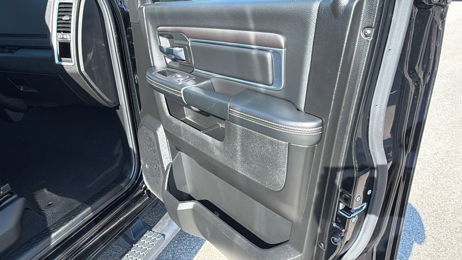 Used 2024 RAM 1500 Classic Warlock w/ Electronics Group AWD/4WD image 18