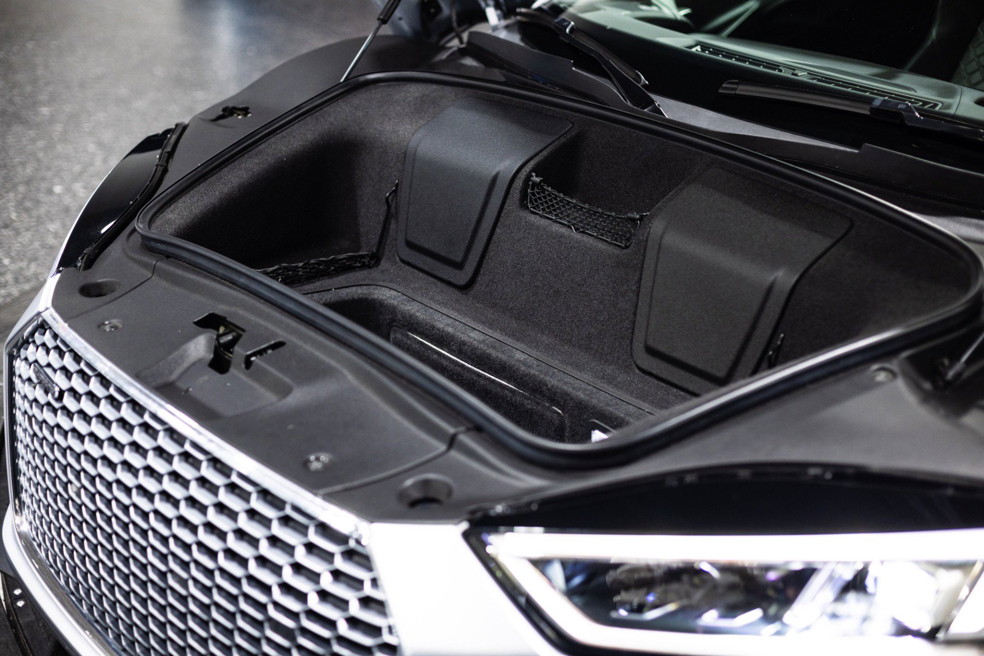 Used 2017 Audi R8 V10 w/ Carbon Exterior Package image 43