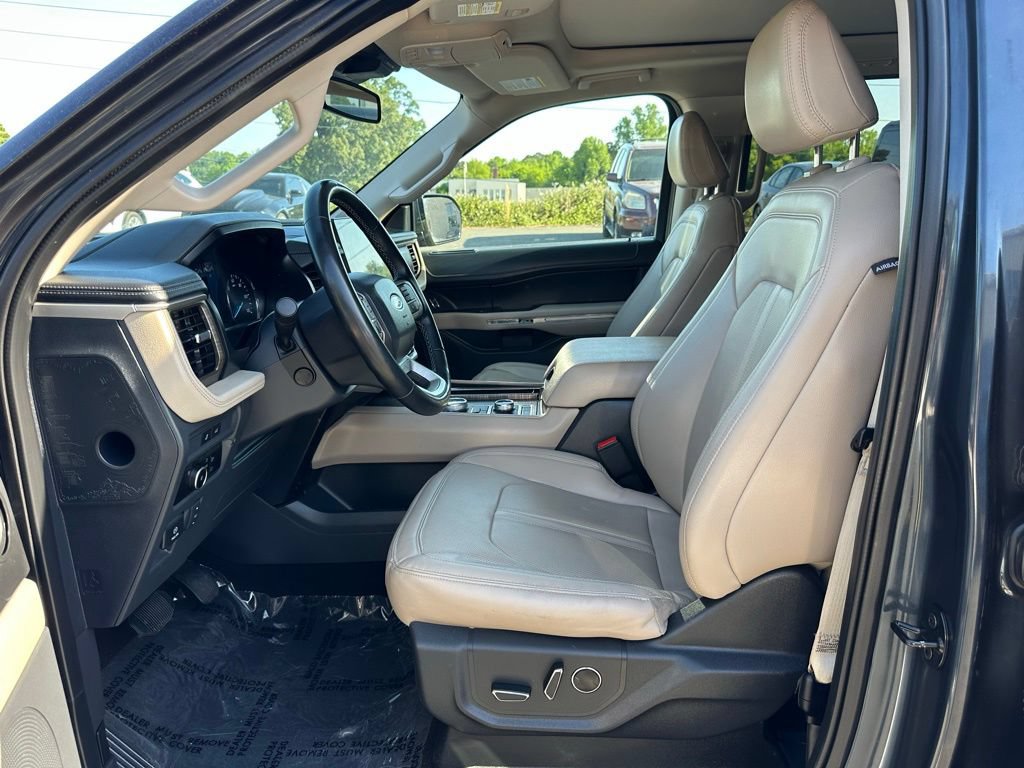 Used 2023 Ford Expedition Limited AWD/4WD image 13