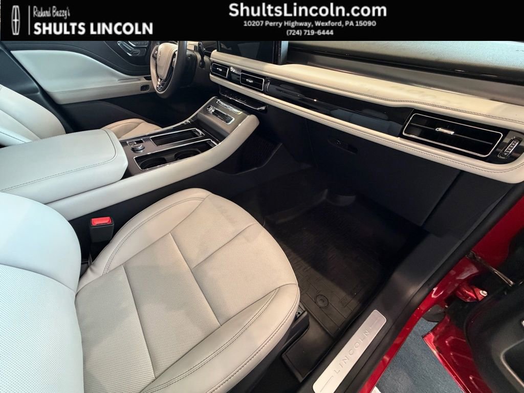 New 2026 Lincoln Aviator AWD image 21