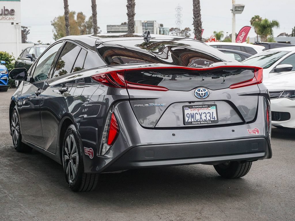 Used 2017 Toyota Prius Prime Advanced FWD image 5