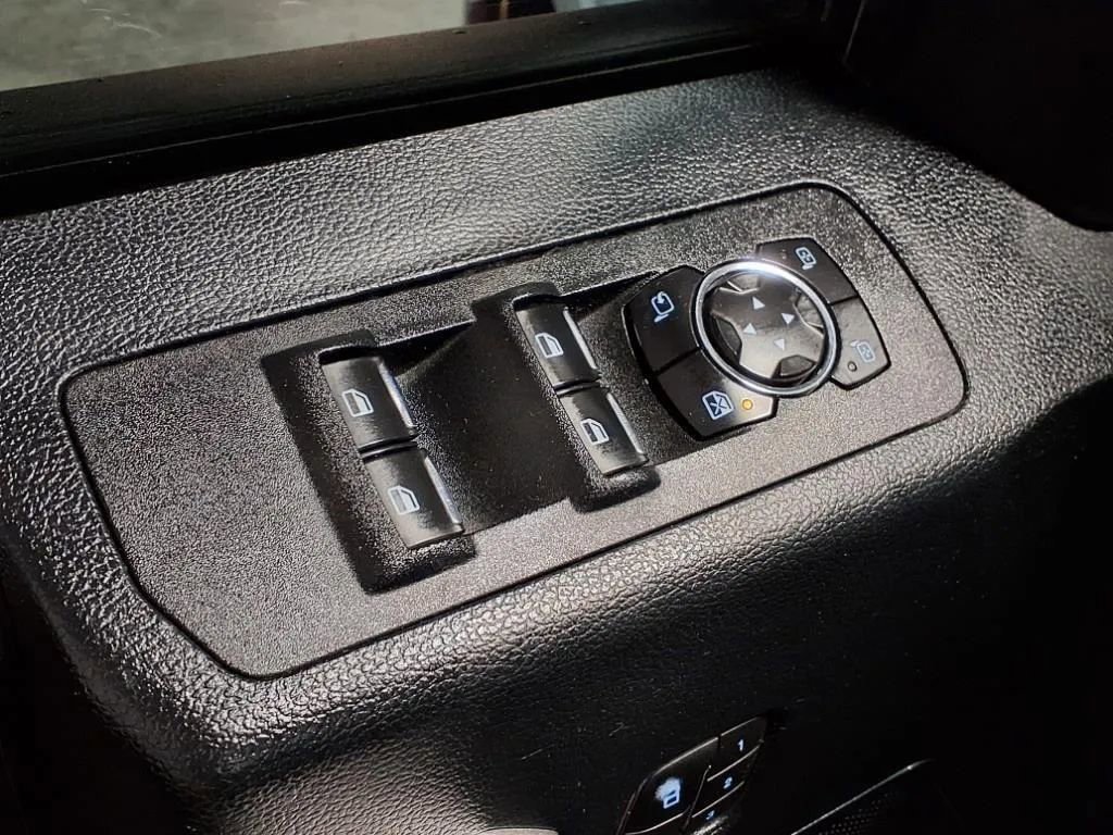 Used 2019 Ford F150 Lariat AWD/4WD image 17
