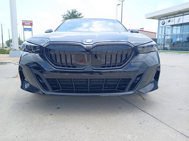 New 2027 BMW 550e xDrive w/ Premium Package AWD/4WD image 2