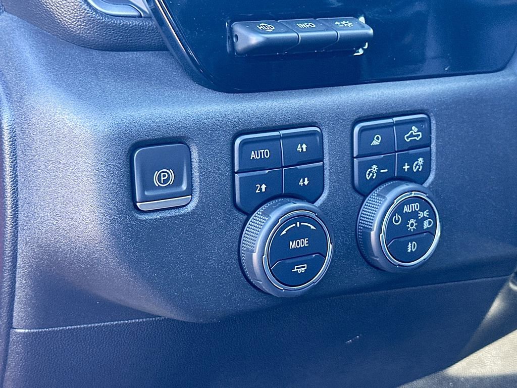 Certified 2024 Chevrolet Silverado 2500 High Country w/ Technology Package image 11