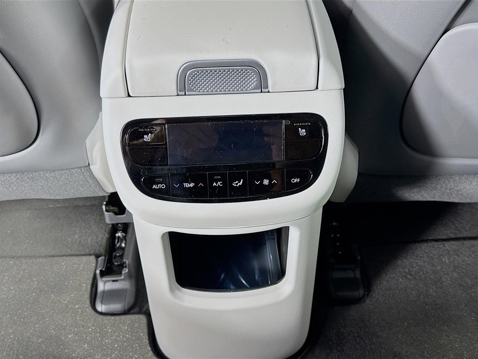 New 2026 Hyundai Ioniq 9 SEL w/ Tow & Go Package image 25