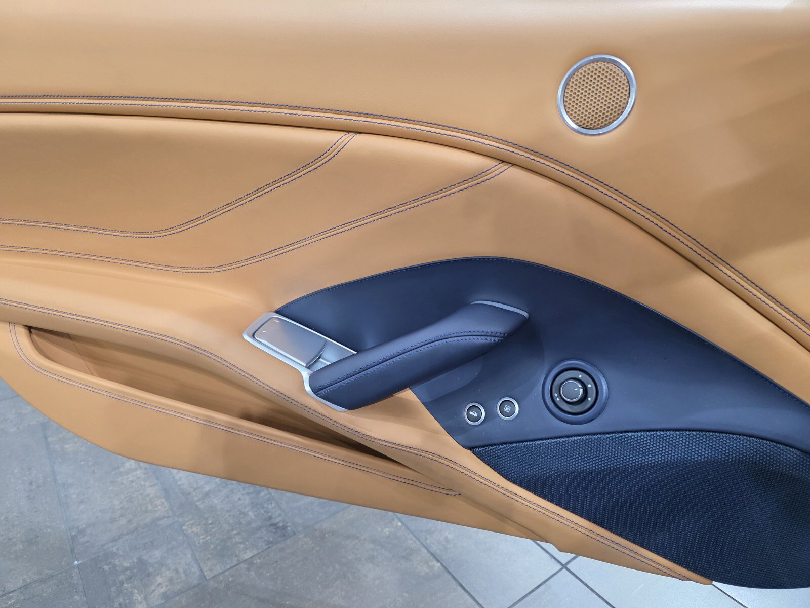 Used 2016 Ferrari California T image 19