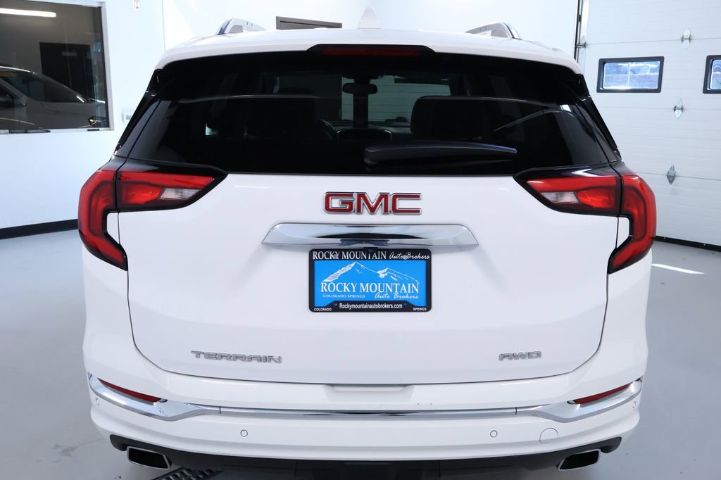 Used 2020 GMC Terrain Denali w/ Denali Premium Package image 6