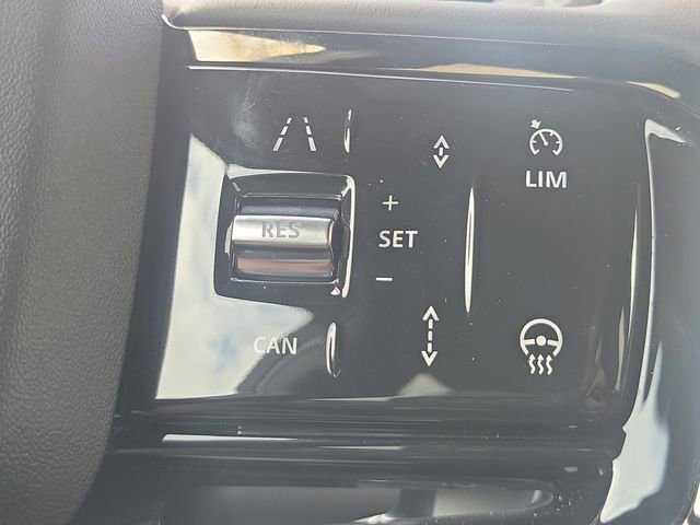 Used 2025 Land Rover Range Rover Evoque S AWD/4WD image 24