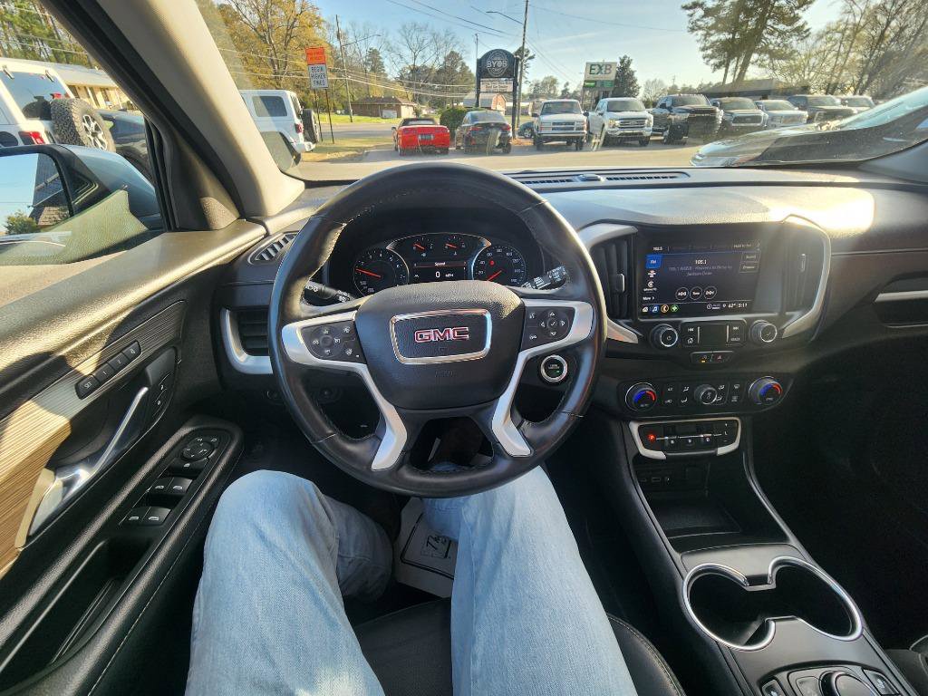 Used 2024 GMC Terrain SLT image 16