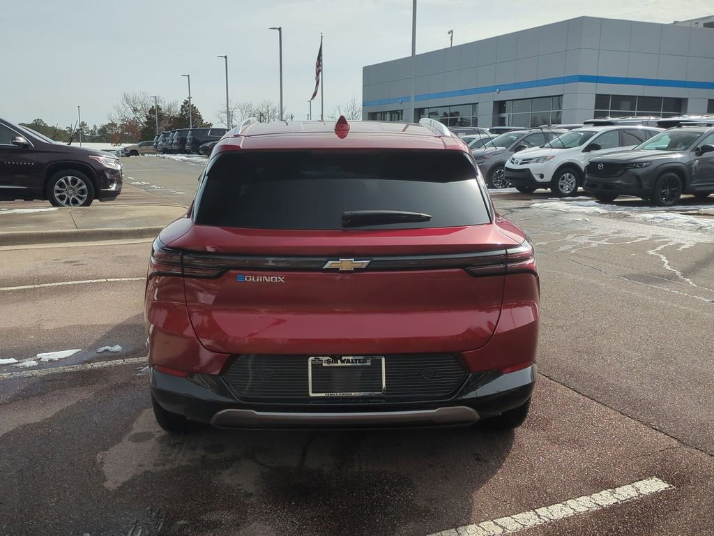 Used 2025 Chevrolet Equinox EV LT image 4