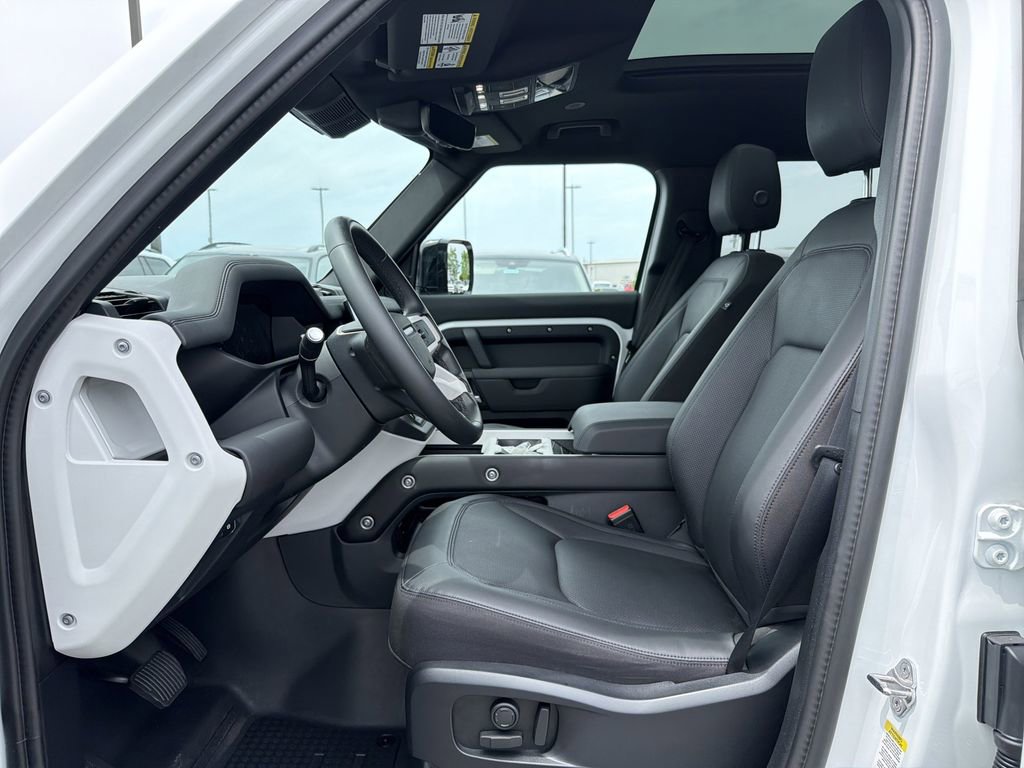 Used 2025 Land Rover Defender 110 S AWD/4WD image 3