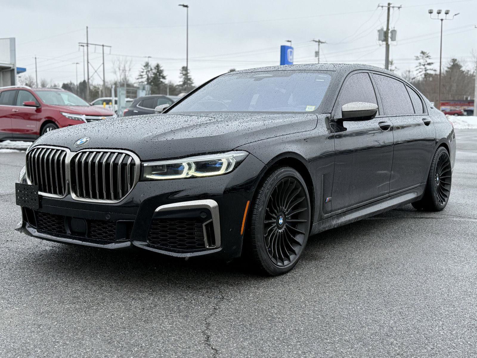 Used 2020 BMW M760i xDrive w/ Luxury Rear Seating Package image 9