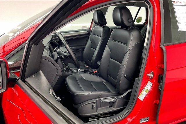 Used 2017 Volkswagen Golf SE image 18