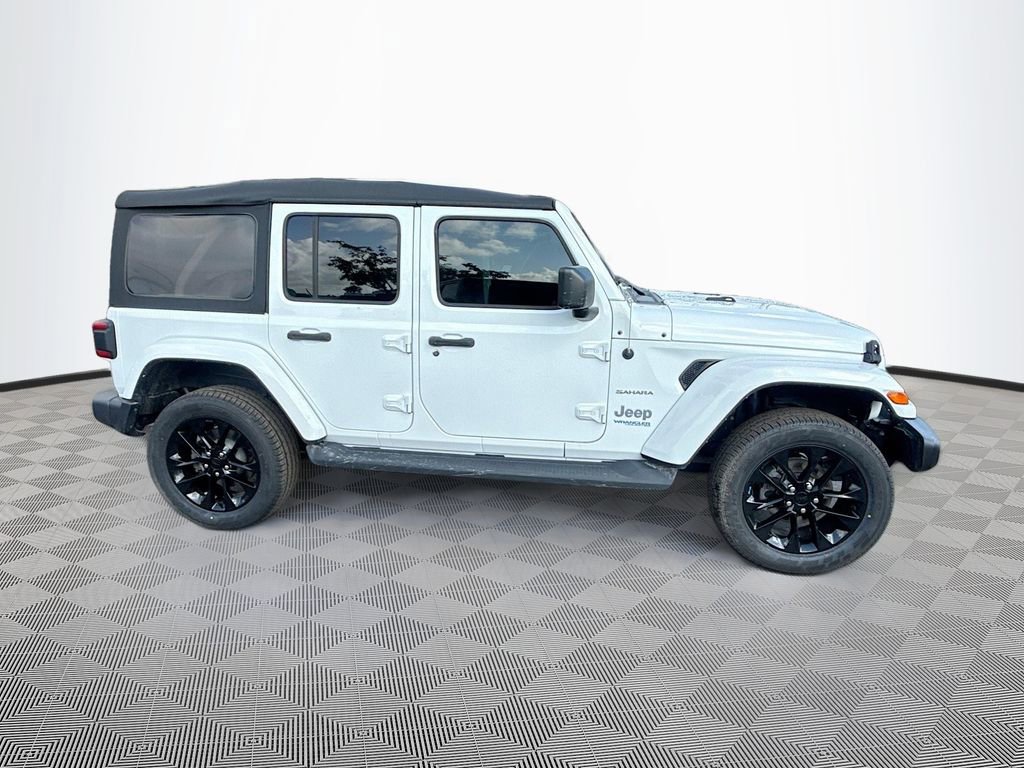 Used 2022 Jeep Wrangler Unlimited Sahara w/ Safety Group image 5