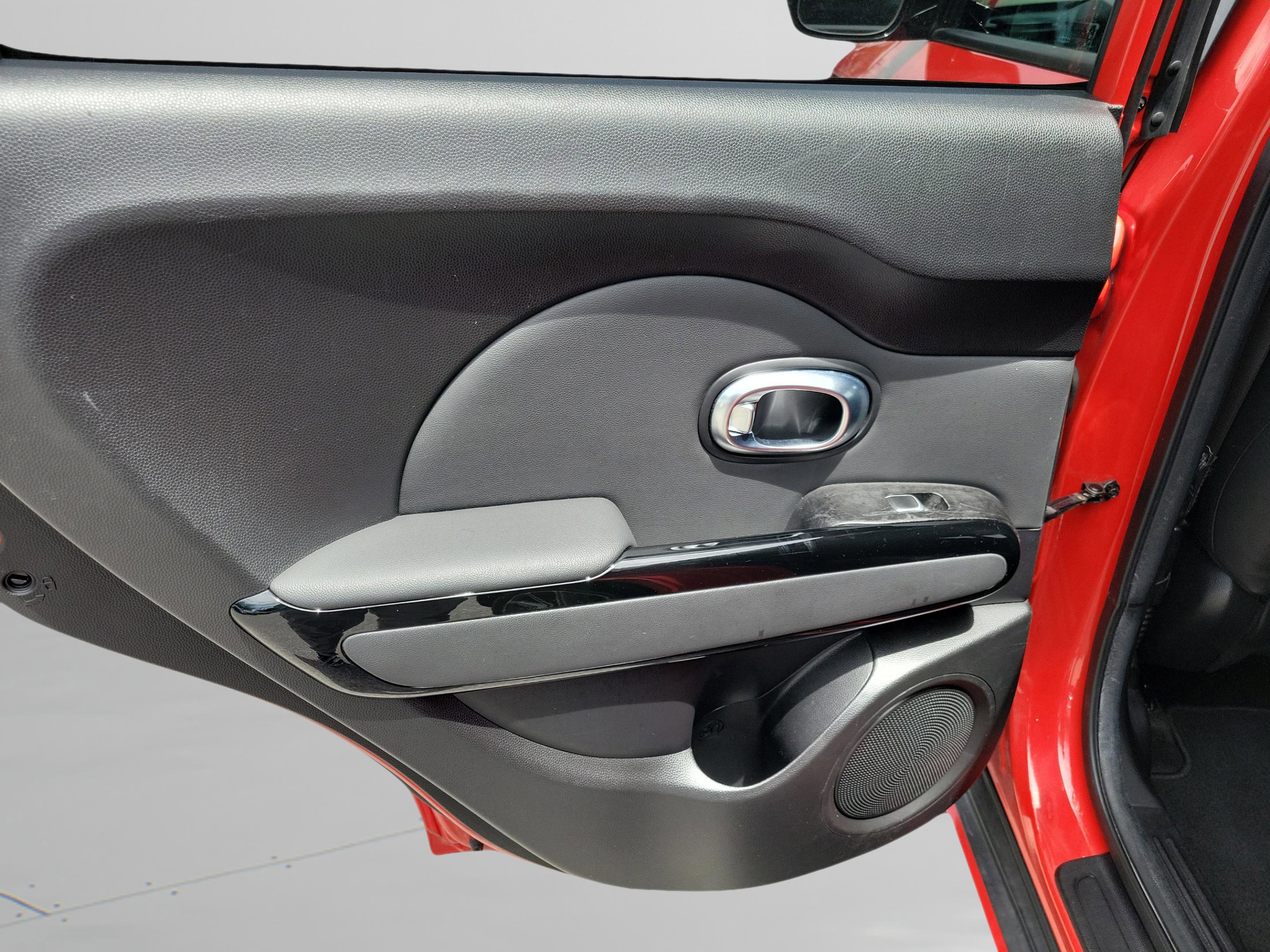 Used 2018 Kia Soul ! image 11