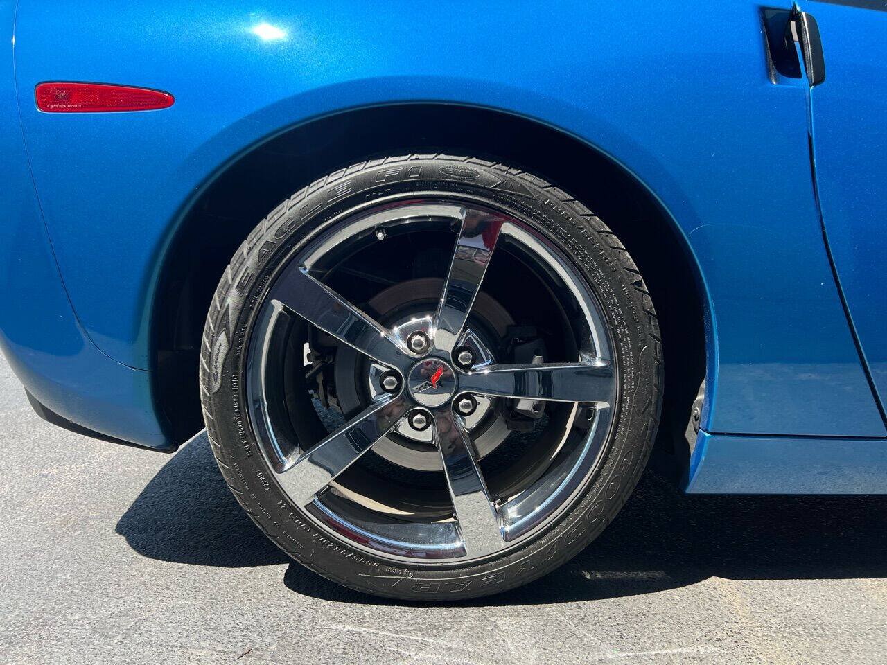 Used 2010 Chevrolet Corvette Coupe w/ 1LT RWD image 20