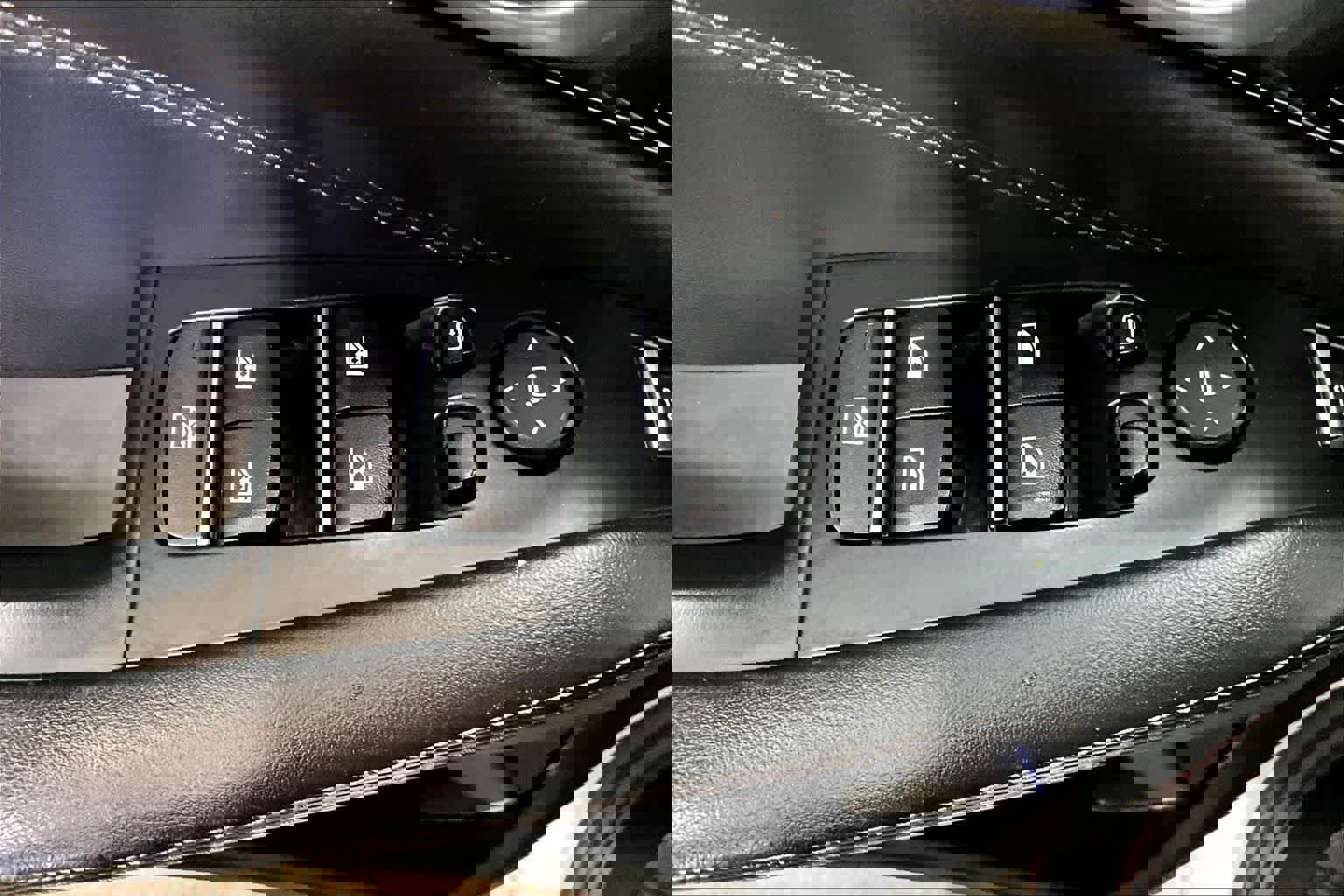 Used 2021 BMW X5 M50i w/ Premium Package image 33