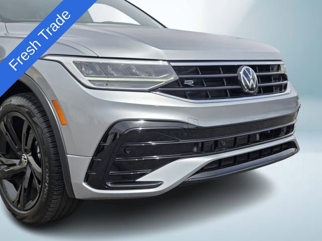 Certified 2023 Volkswagen Tiguan SE R-Line image 8