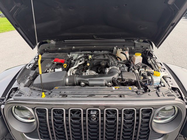 Used 2024 Jeep Gladiator Mojave AWD/4WD image 21